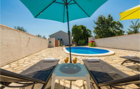 3 Bedroom Cozy Home In Podgradina